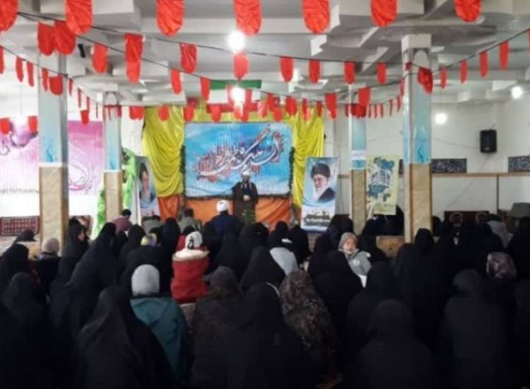 مراسم جشن  با موضوع فرزندآوری